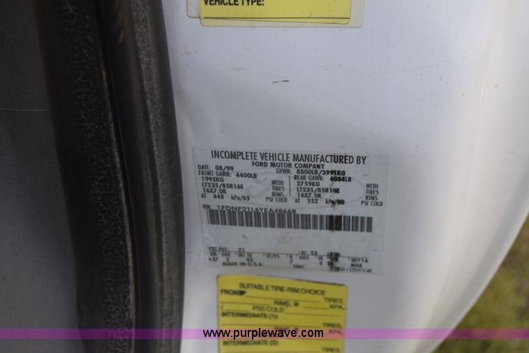 image for item K6525 2000 Ford F250 Super Duty XL utility truck