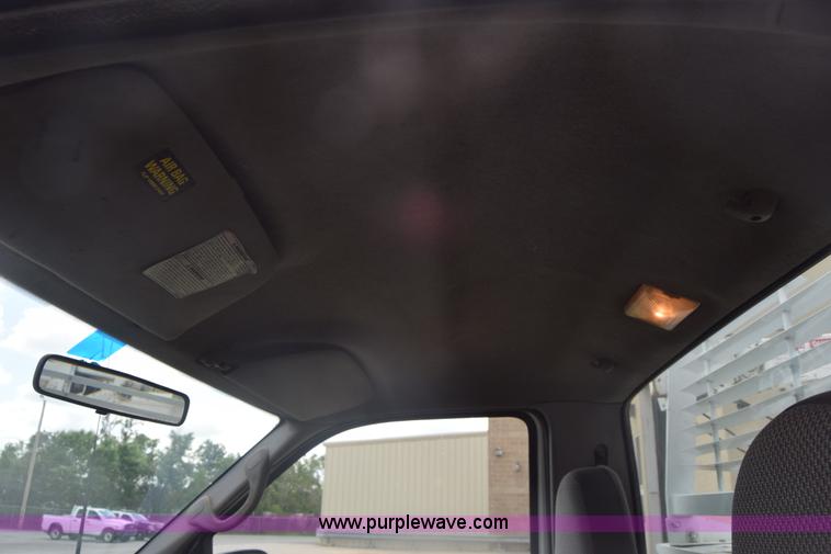 image for item K6525 2000 Ford F250 Super Duty XL utility truck