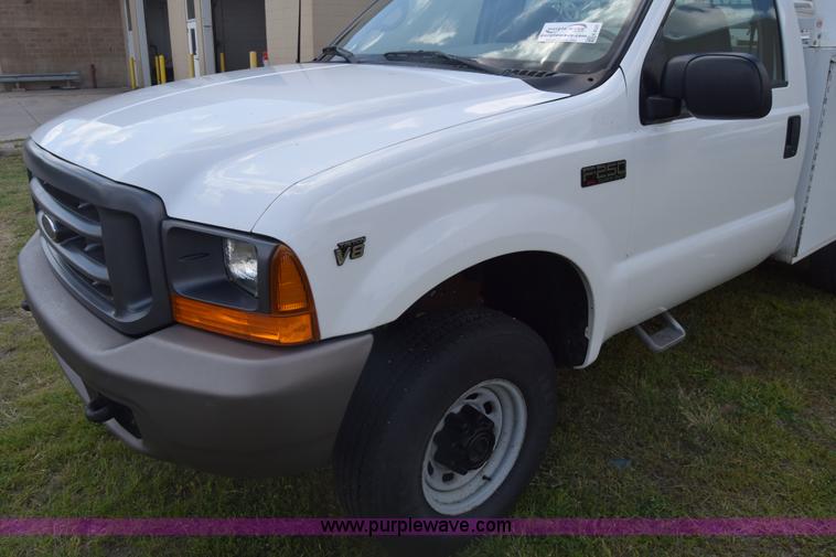 image for item K6525 2000 Ford F250 Super Duty XL utility truck