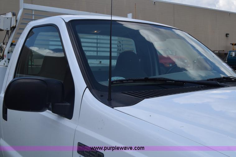 image for item K6525 2000 Ford F250 Super Duty XL utility truck