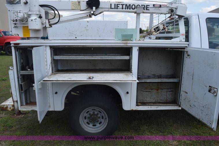 image for item K6525 2000 Ford F250 Super Duty XL utility truck