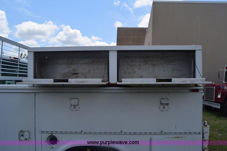 image for item K6525 2000 Ford F250 Super Duty XL utility truck