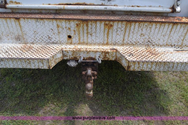 image for item K6525 2000 Ford F250 Super Duty XL utility truck