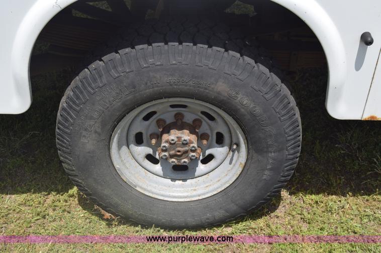 image for item K6525 2000 Ford F250 Super Duty XL utility truck