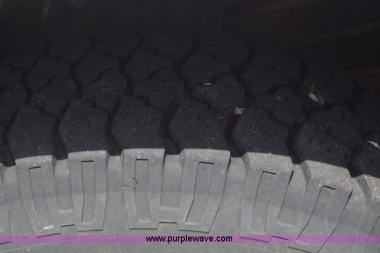 image for item K6525 2000 Ford F250 Super Duty XL utility truck