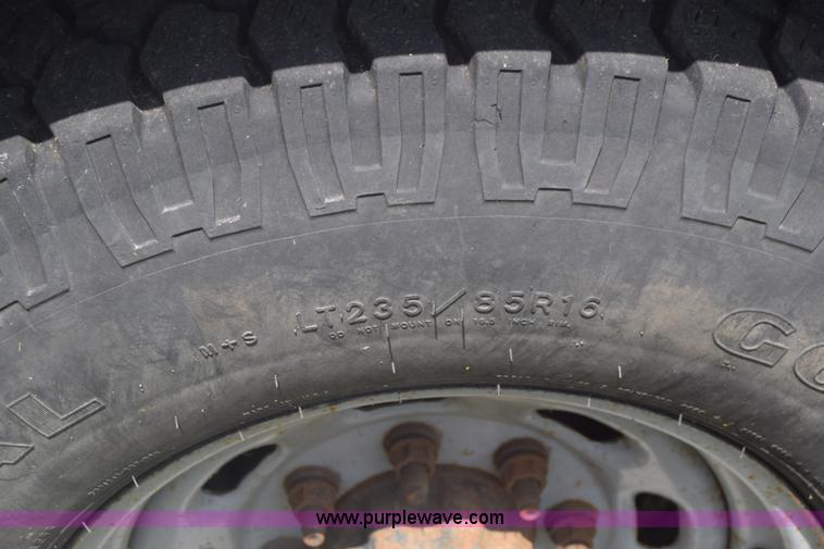 image for item K6525 2000 Ford F250 Super Duty XL utility truck