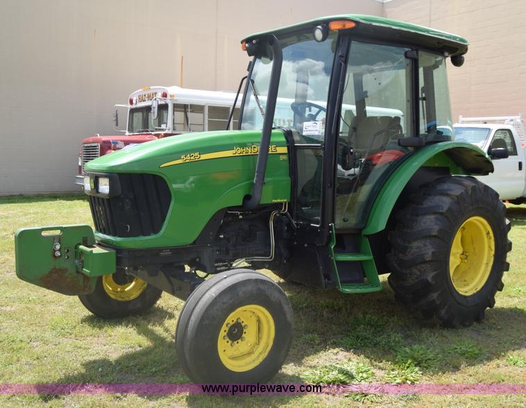 image for item K6526 2006 John Deere 5425 tractor
