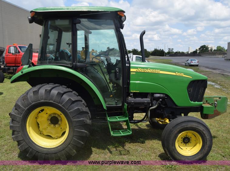 image for item K6526 2006 John Deere 5425 tractor