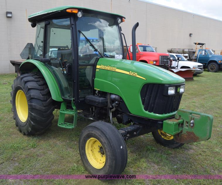 image for item K6526 2006 John Deere 5425 tractor