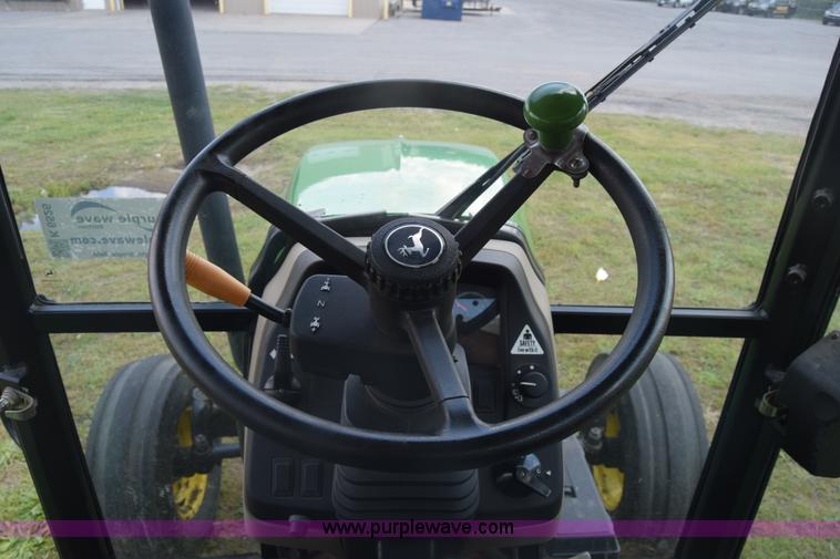 image for item K6526 2006 John Deere 5425 tractor