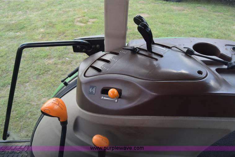 image for item K6526 2006 John Deere 5425 tractor