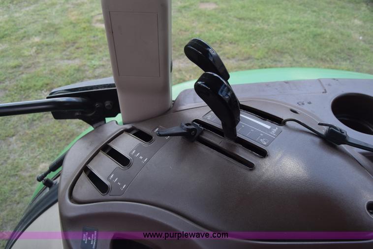 image for item K6526 2006 John Deere 5425 tractor