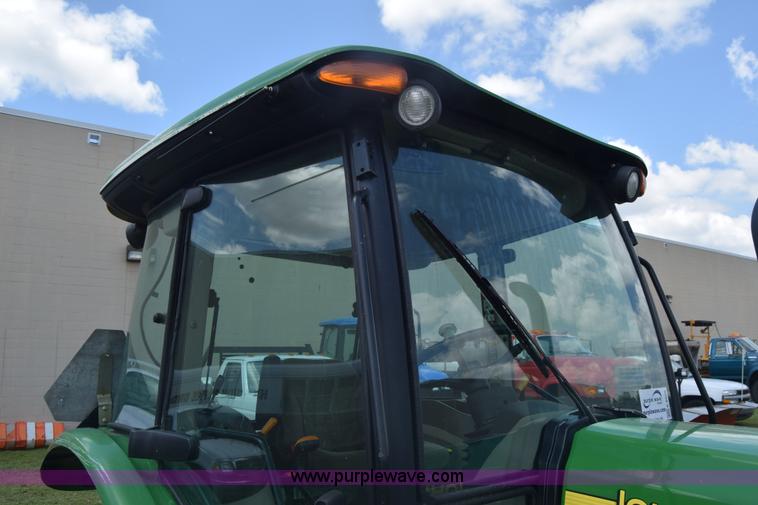 image for item K6526 2006 John Deere 5425 tractor