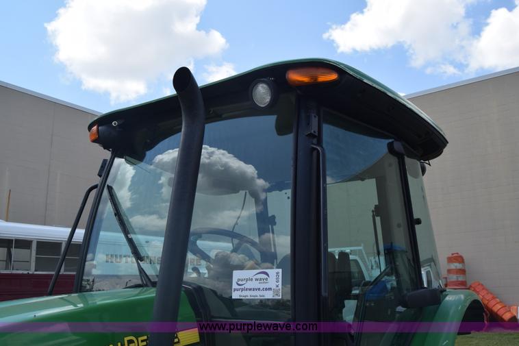 image for item K6526 2006 John Deere 5425 tractor