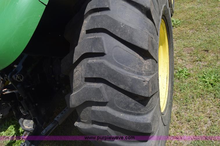 image for item K6526 2006 John Deere 5425 tractor