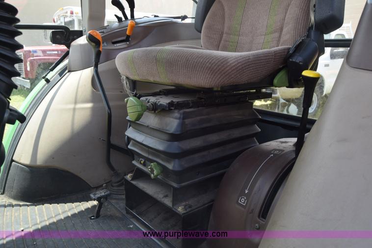 image for item K6526 2006 John Deere 5425 tractor