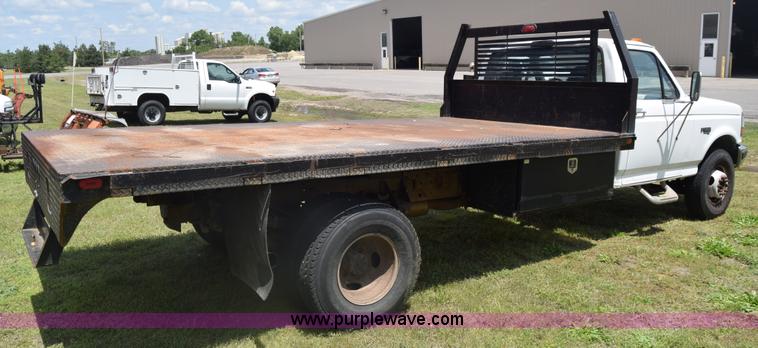 image for item K6527 1997 Ford 450 dump flatbed truck
