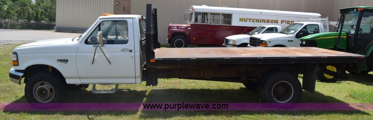 image for item K6527 1997 Ford 450 dump flatbed truck