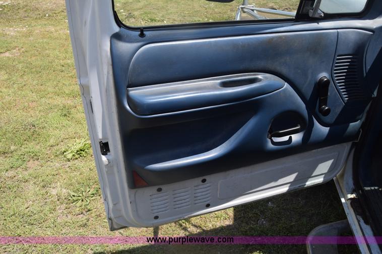 image for item K6527 1997 Ford 450 dump flatbed truck