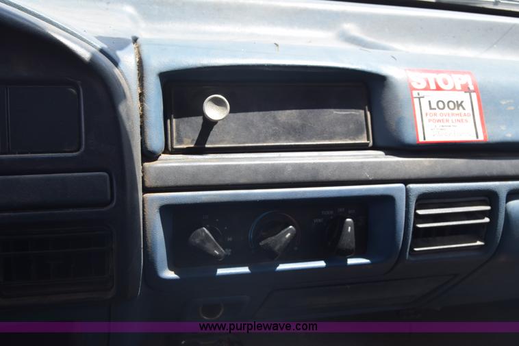 image for item K6527 1997 Ford 450 dump flatbed truck