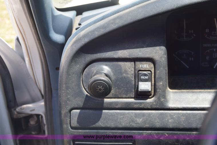 image for item K6527 1997 Ford 450 dump flatbed truck