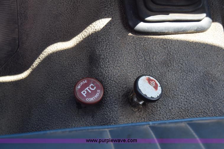 image for item K6527 1997 Ford 450 dump flatbed truck