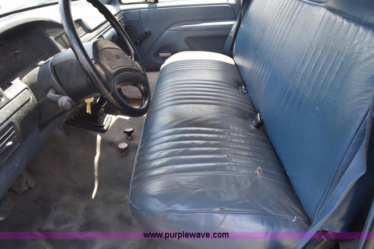 image for item K6527 1997 Ford 450 dump flatbed truck