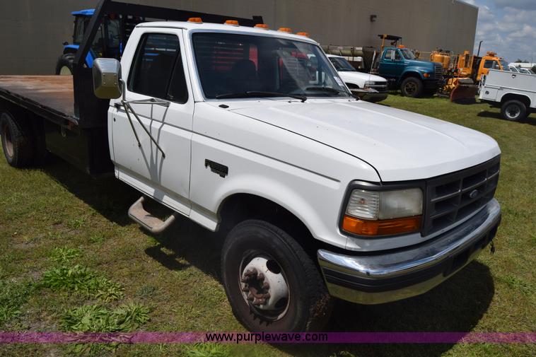 image for item K6527 1997 Ford 450 dump flatbed truck