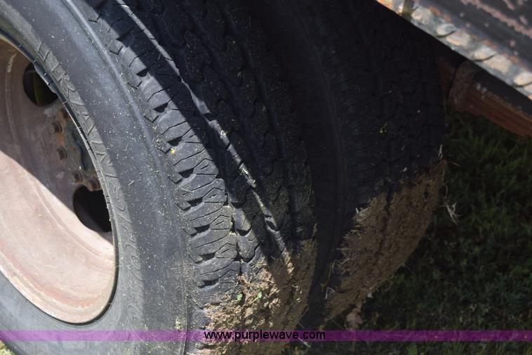 image for item K6527 1997 Ford 450 dump flatbed truck