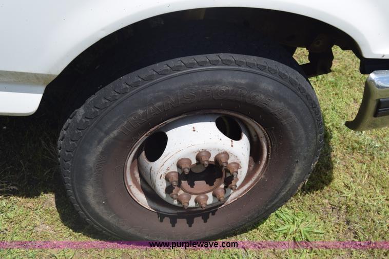 image for item K6527 1997 Ford 450 dump flatbed truck