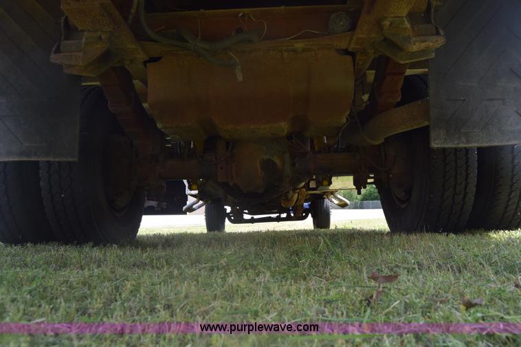 image for item K6527 1997 Ford 450 dump flatbed truck