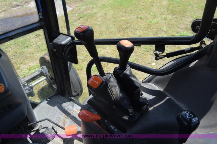 image for item K6528 2002 New Holland TS90 tractor