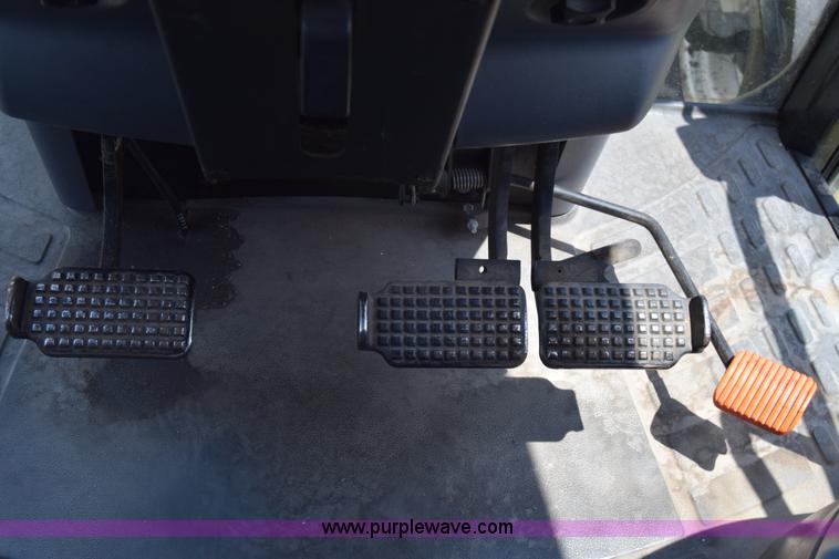 image for item K6528 2002 New Holland TS90 tractor