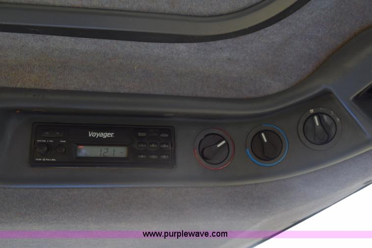 image for item K6528 2002 New Holland TS90 tractor