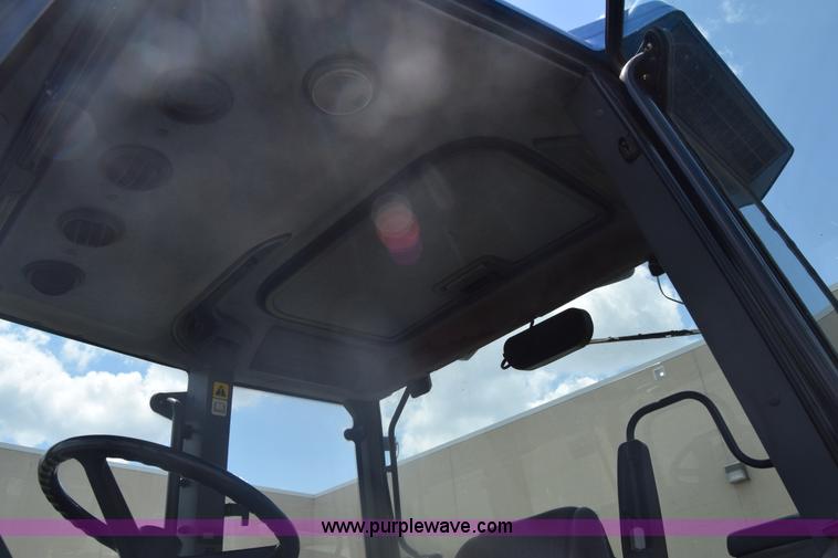 image for item K6528 2002 New Holland TS90 tractor