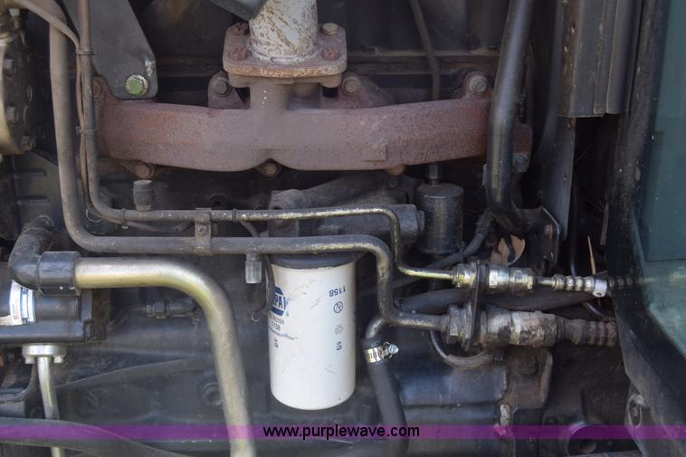 image for item K6528 2002 New Holland TS90 tractor