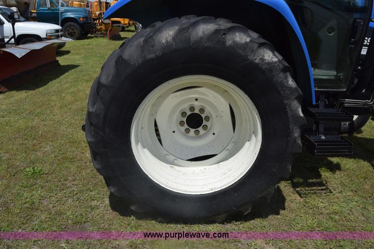 image for item K6528 2002 New Holland TS90 tractor