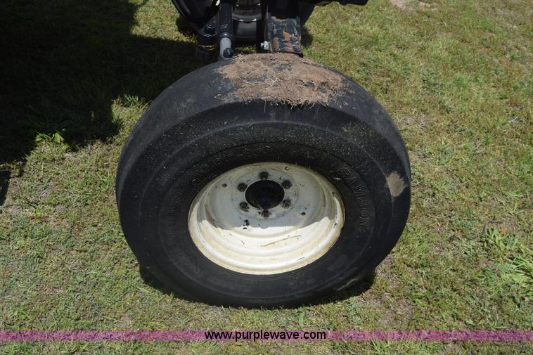 image for item K6528 2002 New Holland TS90 tractor