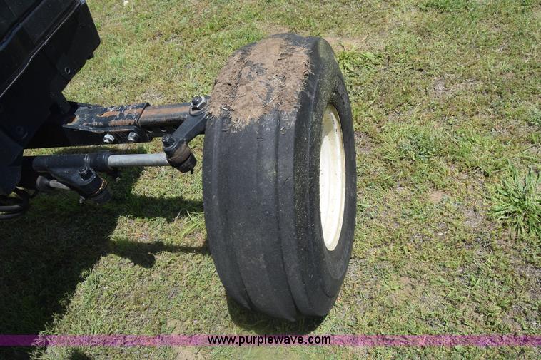 image for item K6528 2002 New Holland TS90 tractor