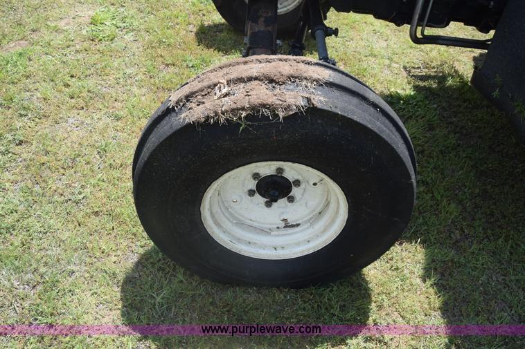 image for item K6528 2002 New Holland TS90 tractor