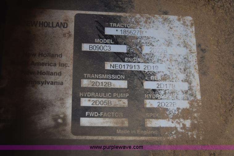 image for item K6528 2002 New Holland TS90 tractor