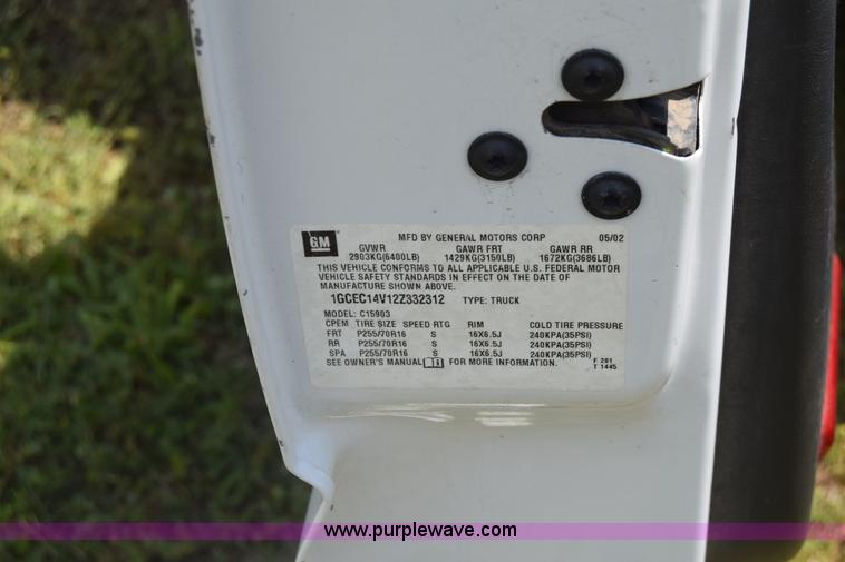 image for item K6530 2002 Chevrolet Silverado 1500 pickup truck