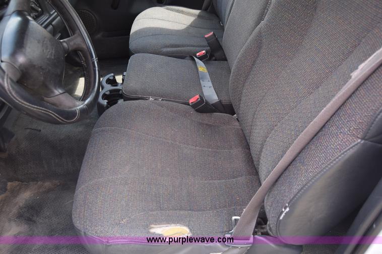 image for item K6530 2002 Chevrolet Silverado 1500 pickup truck