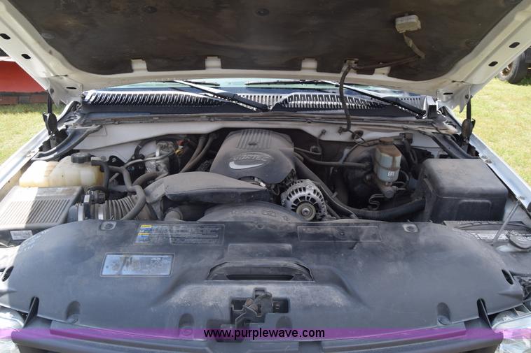 image for item K6530 2002 Chevrolet Silverado 1500 pickup truck