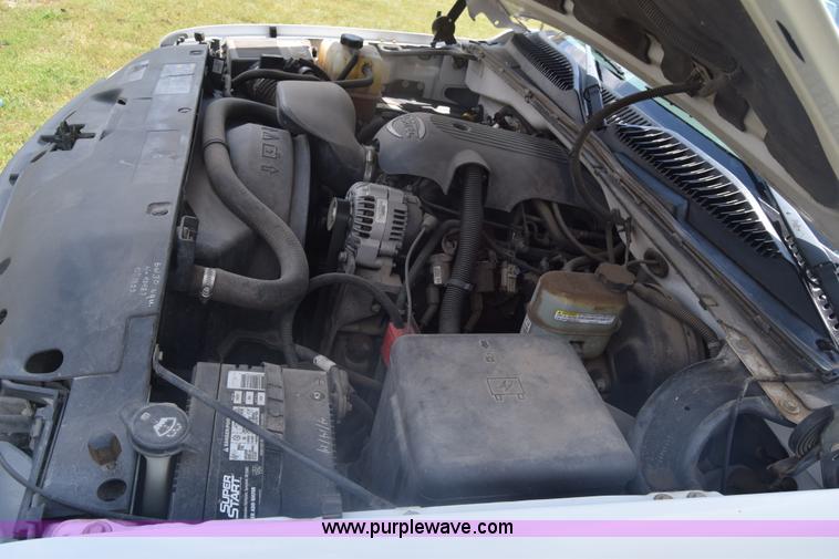 image for item K6530 2002 Chevrolet Silverado 1500 pickup truck