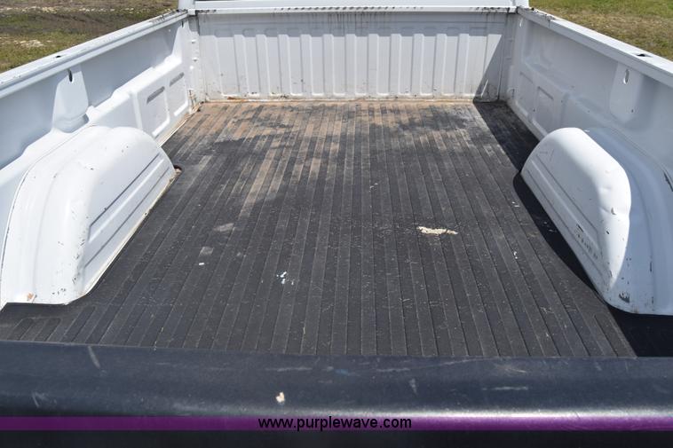 image for item K6530 2002 Chevrolet Silverado 1500 pickup truck