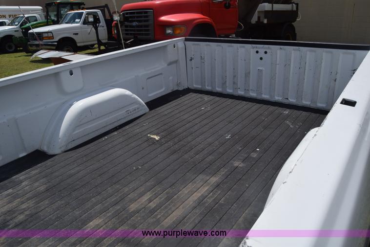 image for item K6530 2002 Chevrolet Silverado 1500 pickup truck