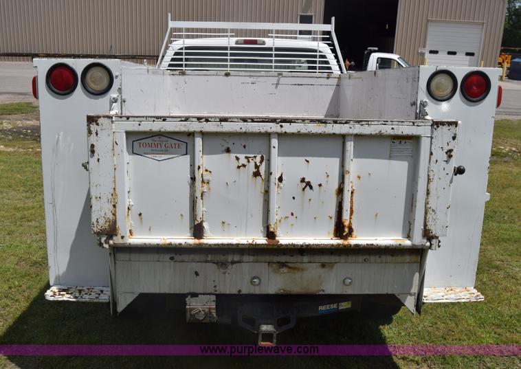 image for item K6531 2002 Ford F250 Super Duty XL utility truck