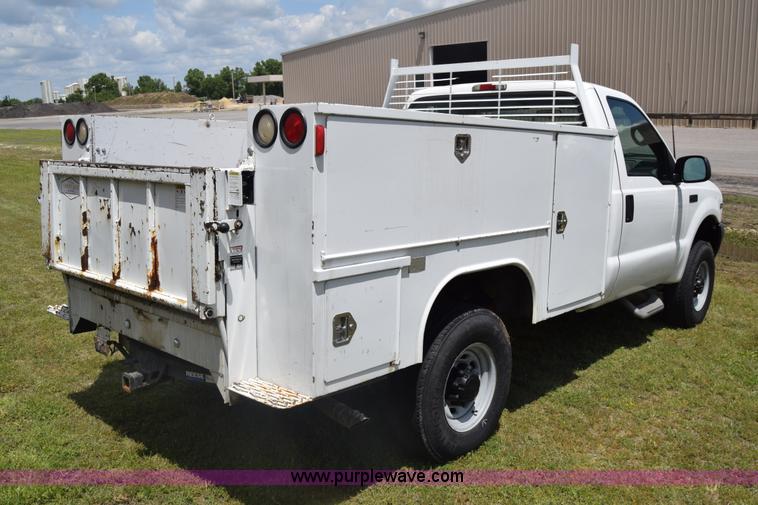 image for item K6531 2002 Ford F250 Super Duty XL utility truck