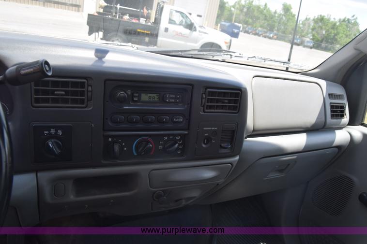 image for item K6531 2002 Ford F250 Super Duty XL utility truck